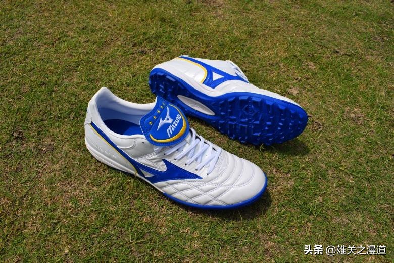 美津浓宽脚碎钉足球鞋推荐,足球鞋推荐中场宽脚美津浓