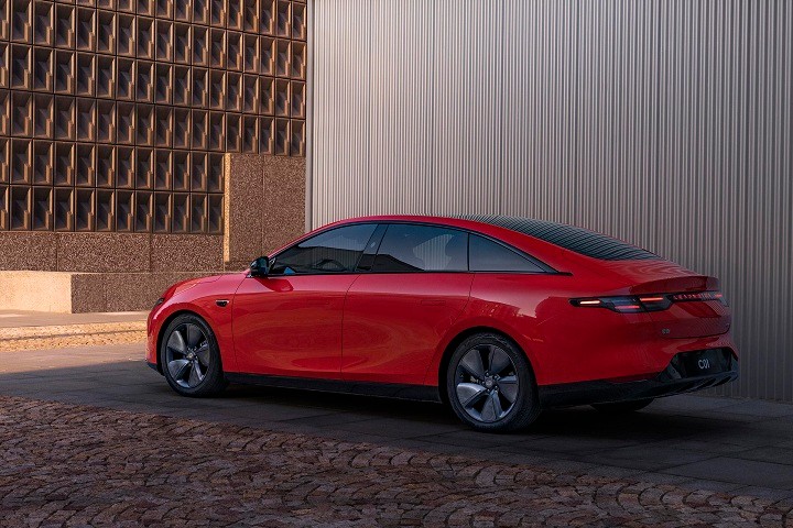 比亚迪海豹550km和小鹏p7,福州零跑c01和小鹏p7对比图