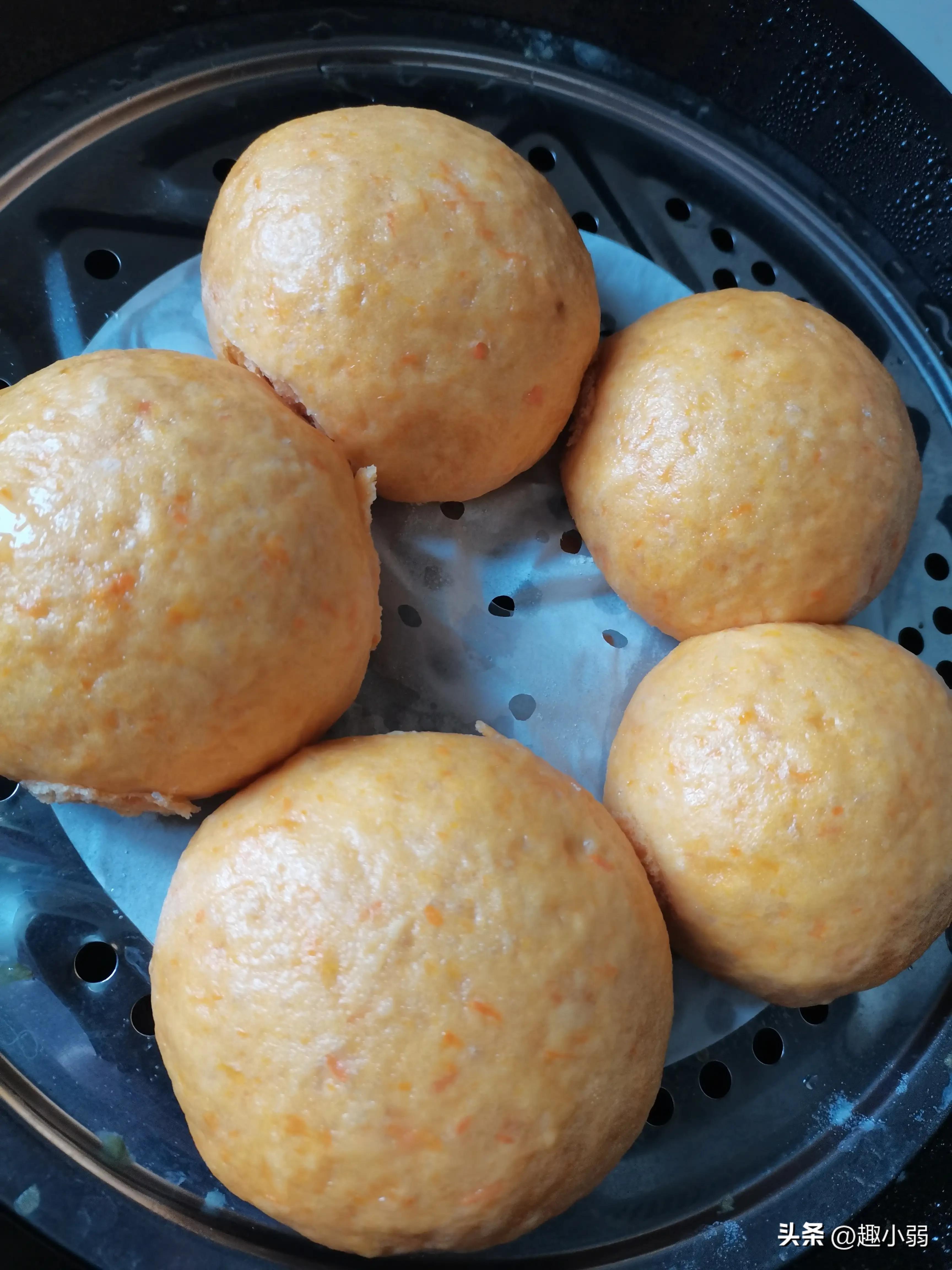 杭州“打工人被宝奶奶辞退”为何还能笑着面对？五一没了双倍工资