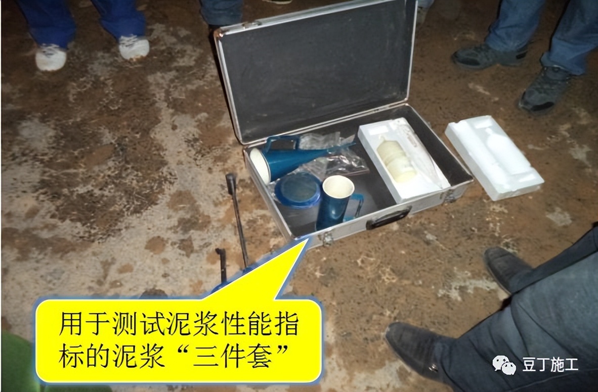 打桩过程中出现塌孔怎么处理,下钢筋笼声测管掉在桩孔里怎么办