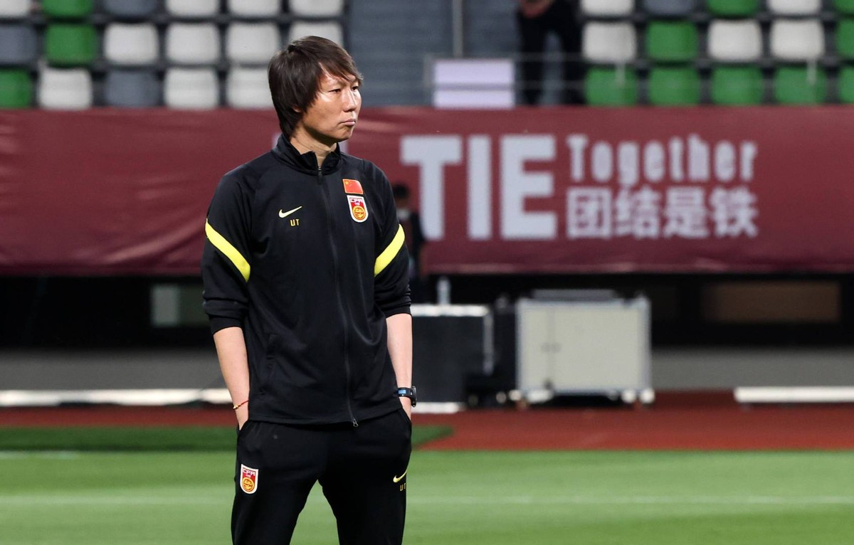 李铁恶行曝光！欲起诉媒体人封口，陈戌源出面干预，足协混乱不堪