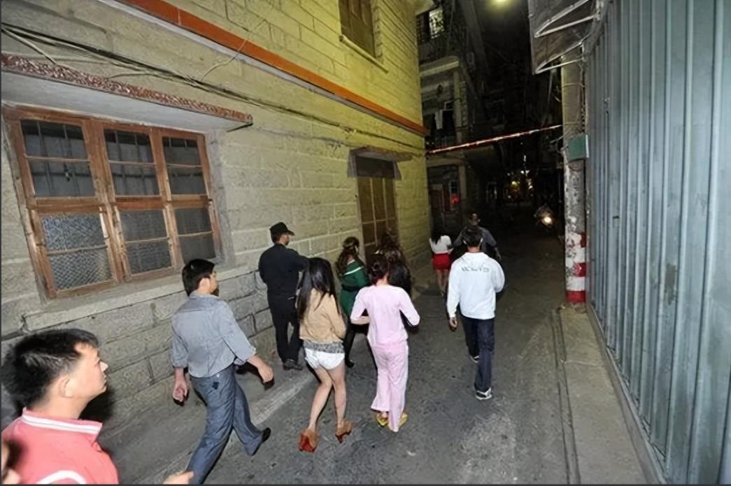 城中村中年妇女卖淫案,国内各地城中村妇女卖淫案例