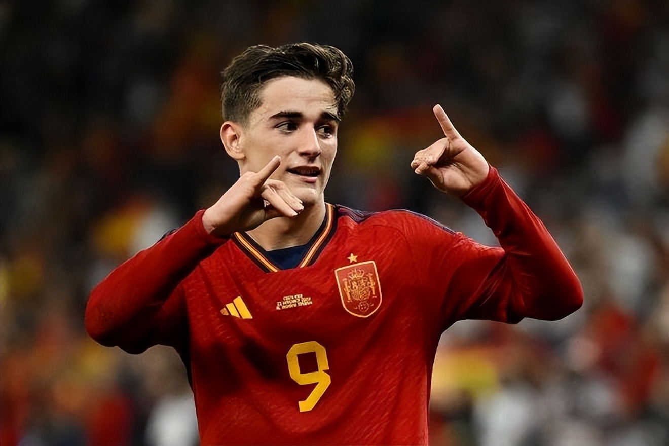 17岁西班牙公主迷上足坛新星,17岁西班牙公主