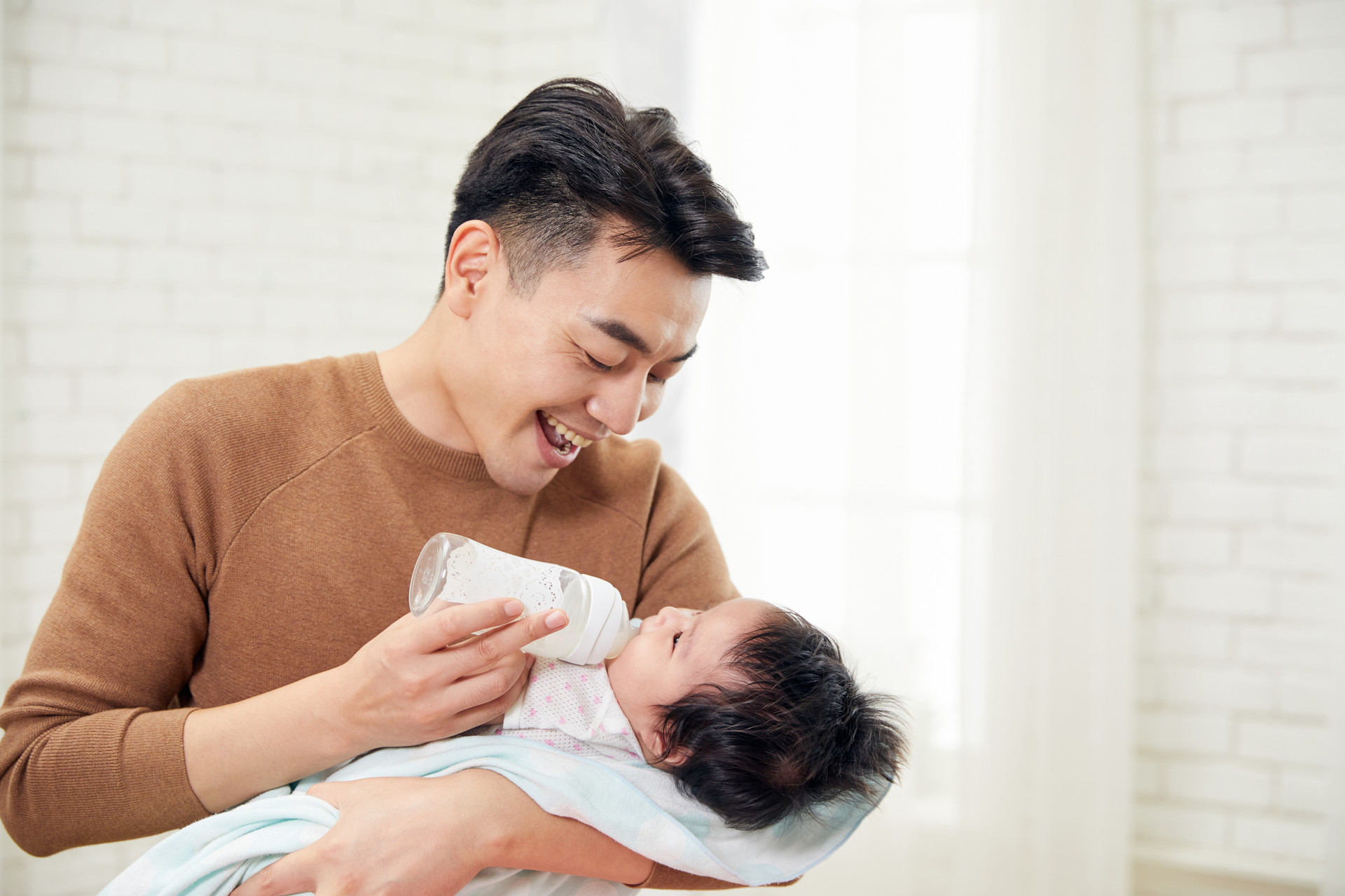 早产儿喝奶粉拉绿屎怎么办,喝奶粉拉稀了还需要转奶吗