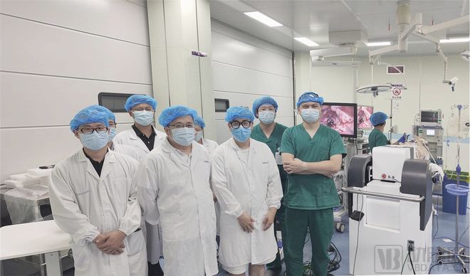 体内柔性手术机器人,首台介入手术机器人