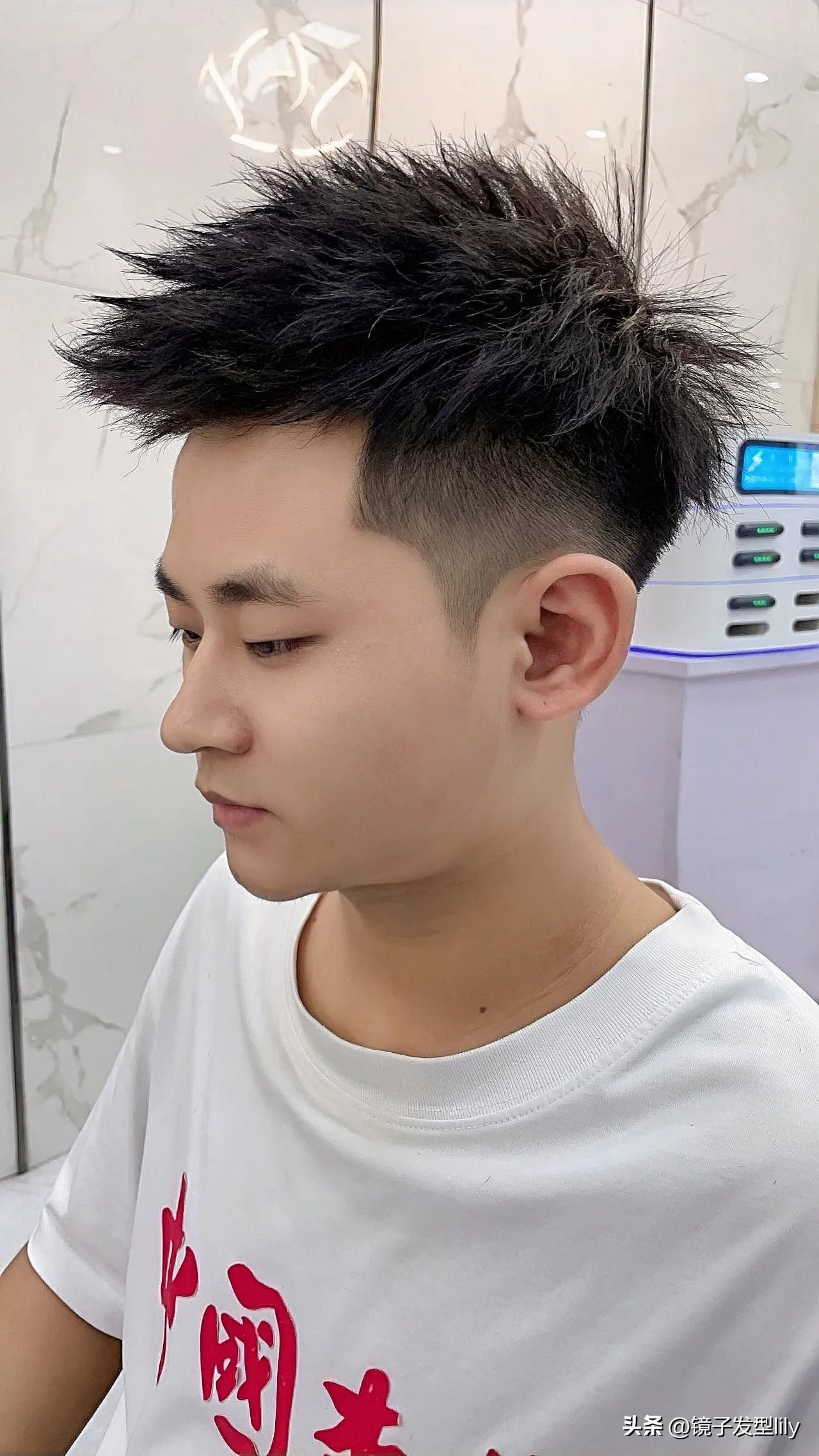 男款发型2020流行发型烫发,最新款烫头发型推荐男士