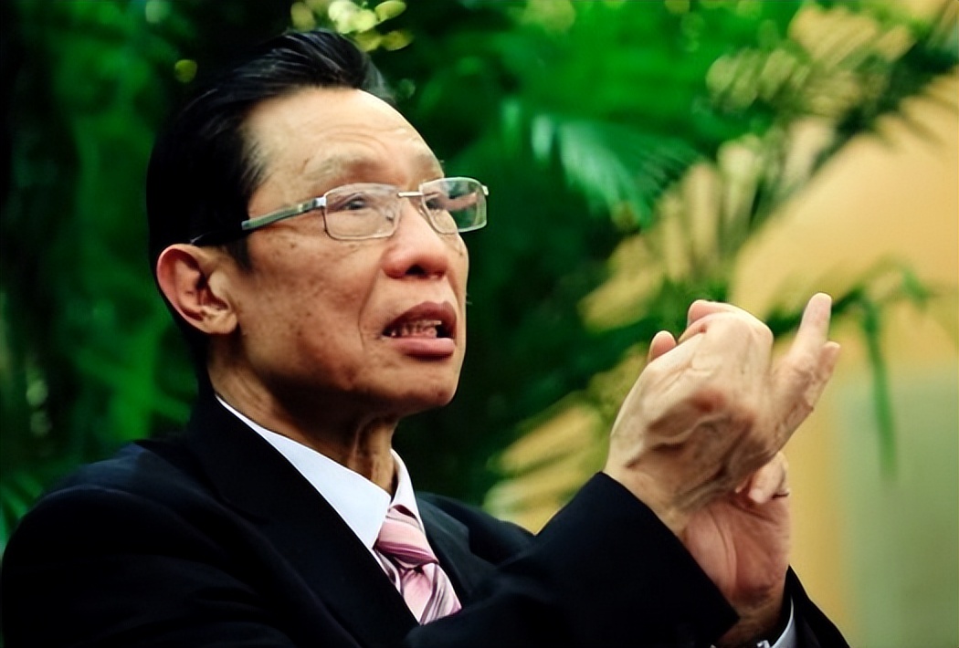 疫情全面放开后，为何这么多人大骂钟南山？他到底做错了什么？