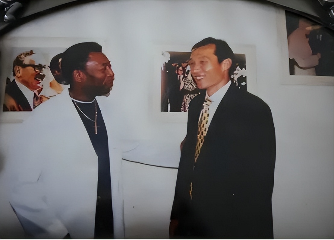 孙贤禄现状,前国脚孙贤禄和贝利互换球衣