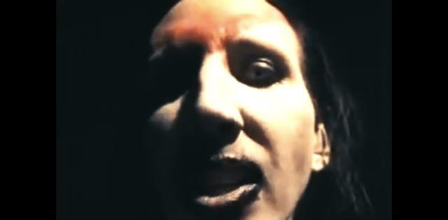 家暴、PUA、当众强奸，明星这个没心没肺的男人终于挨锤子了