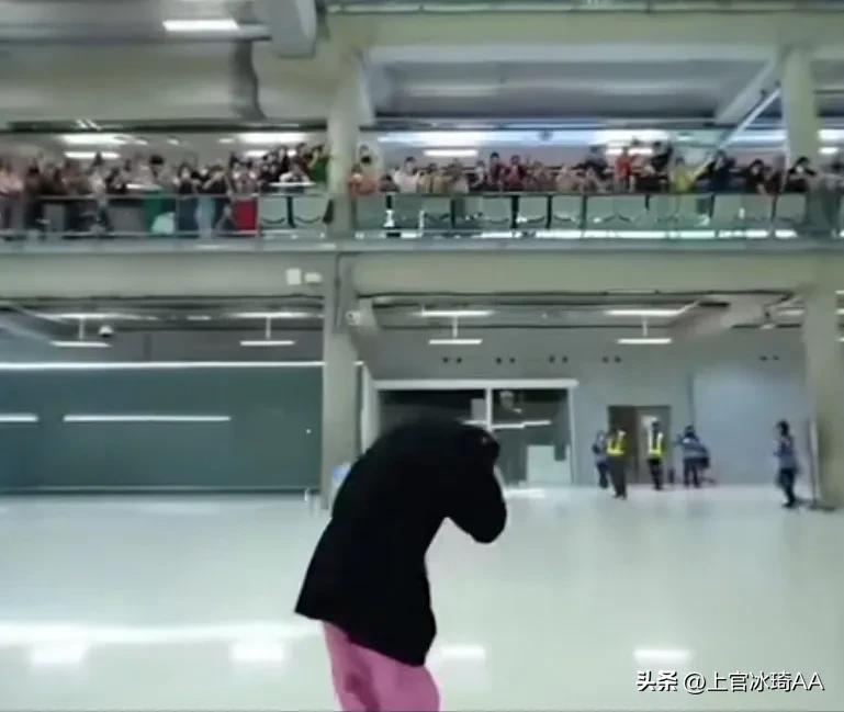 王嘉尔爱国情怀,王嘉尔爱国霸气发言片段