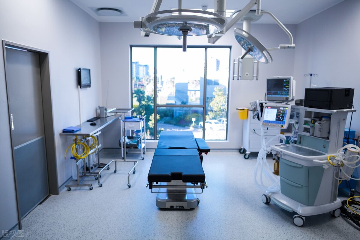 中山医博士后医生喊穷是真的吗？门庭若市的顶尖医院怎可能没钱？