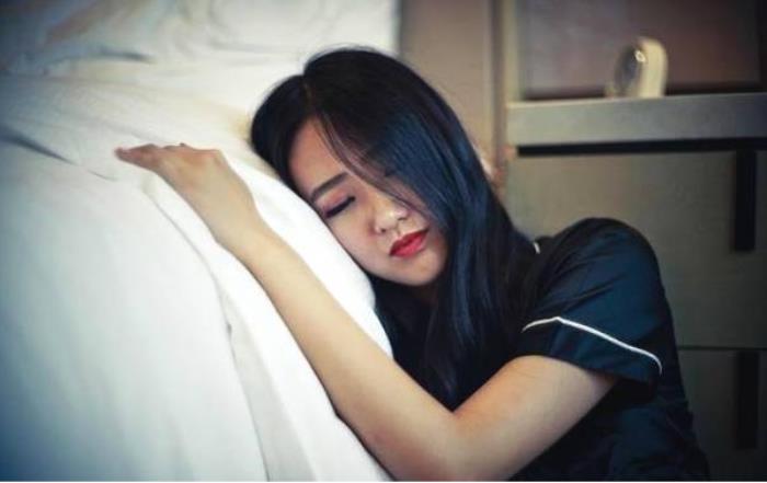 27岁女子只因婚后枯燥而又望不到头的生活，与55岁老板滚了床单