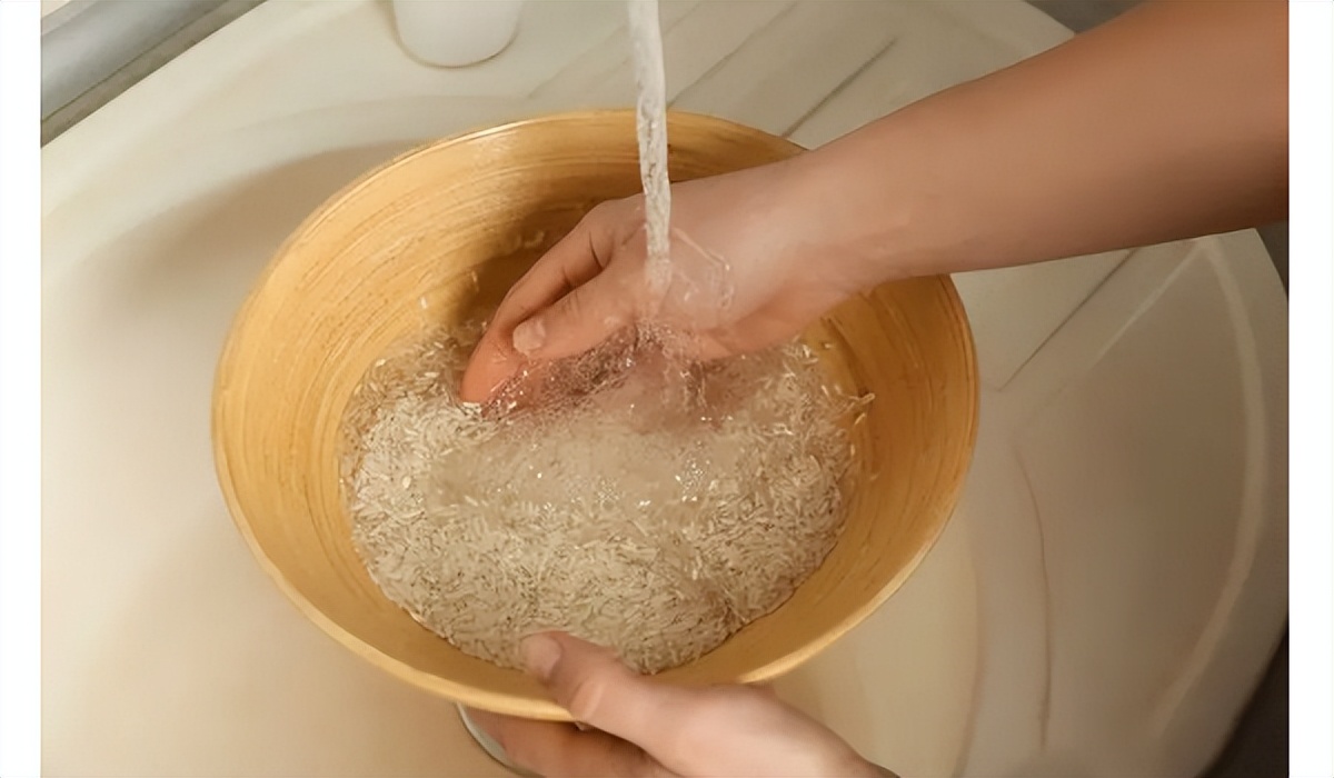 不用花钱做的洗发水,不用水就能洗头的洗发水