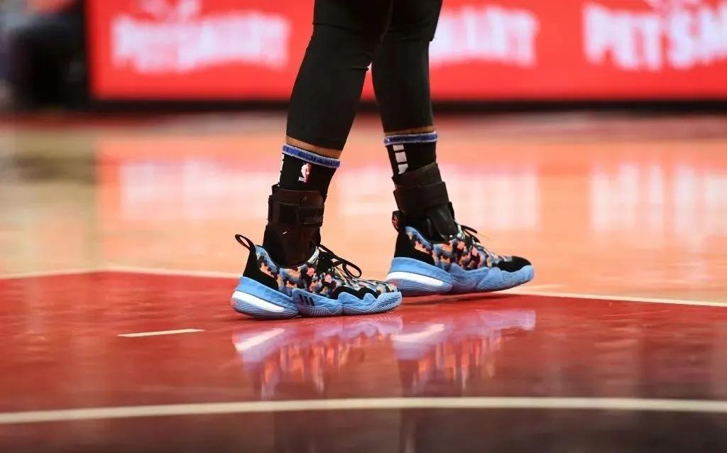 塔克今日上脚球鞋,nba球星鞋王塔克在哪支球队