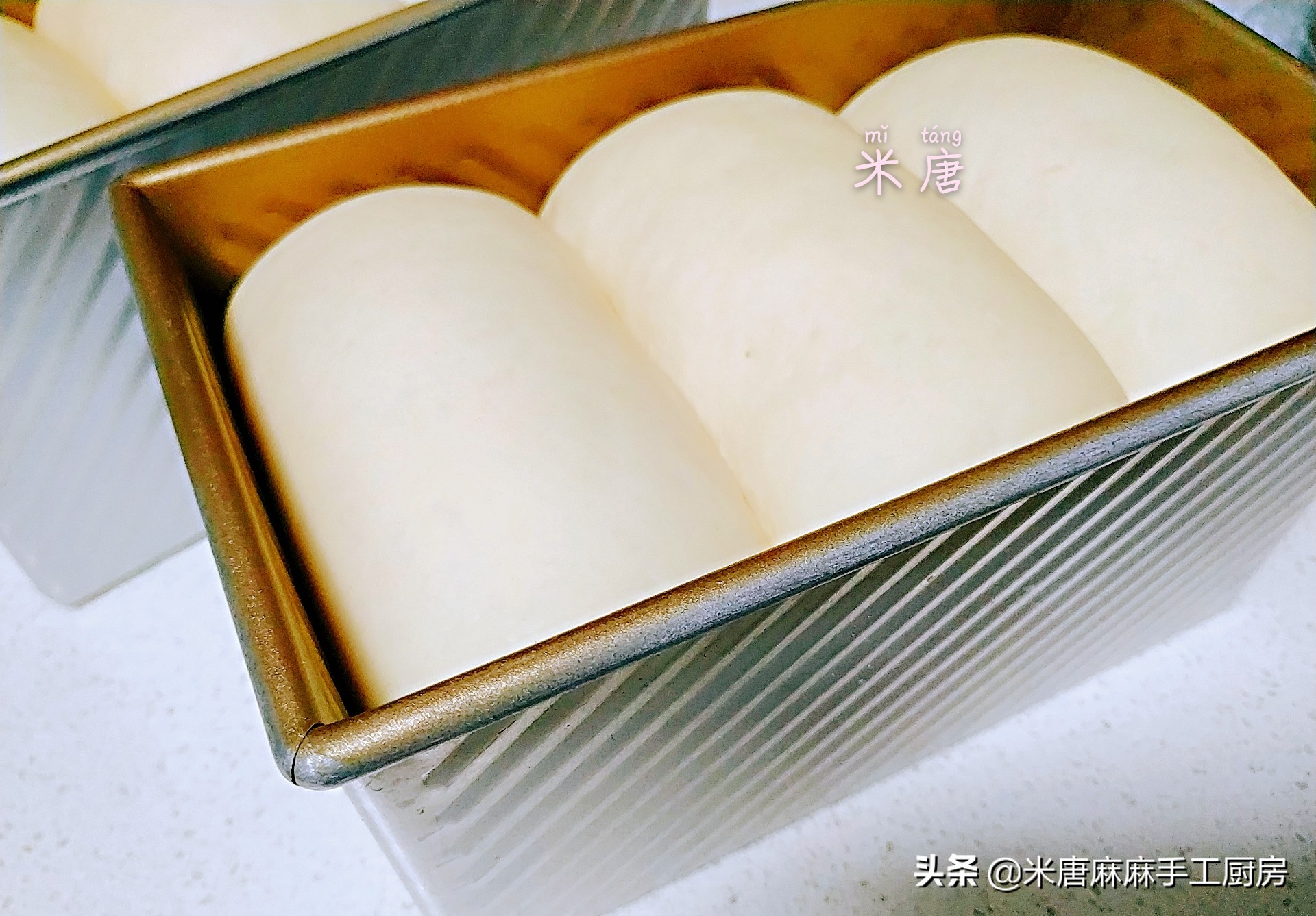 米唐麻麻吐司视频,轻松get简单又好吃的蒜香吐司