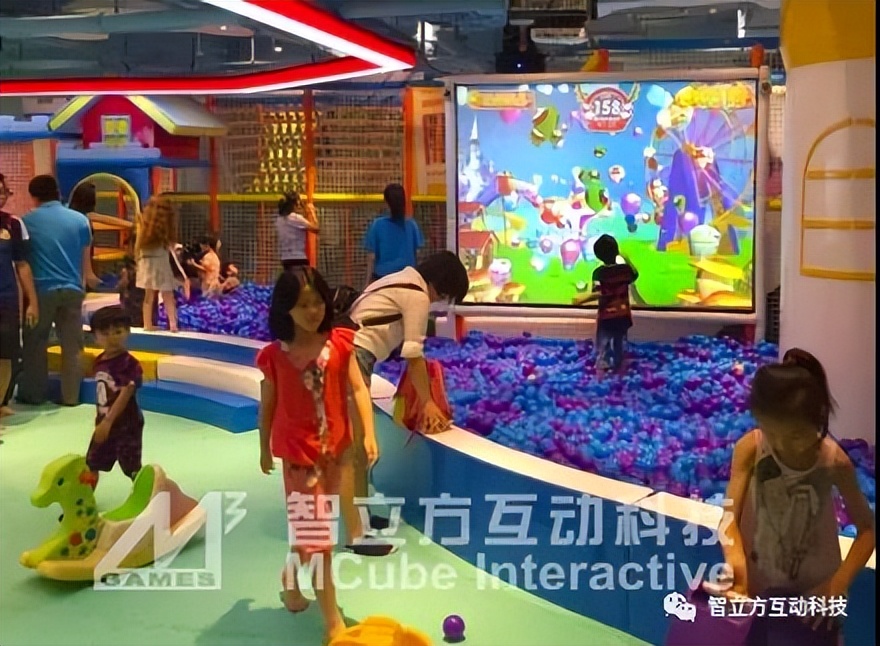 智立方地面互动投影游戏,室内儿童乐园互动游戏