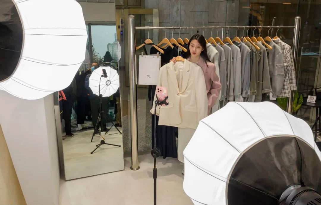 云尚的4个角色：书写百年老街上的“新故事”｜蜂巢十年