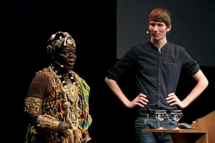 扭扭屁股就来钱，网红现象该不该整治？