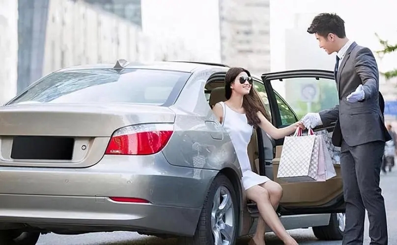 女网红侮辱烈士付出惨重的代价,女网红侮辱革命先烈罪