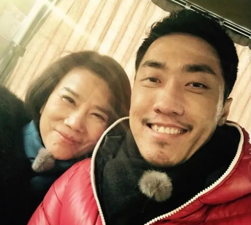 董明珠多少岁丧夫,董明珠30岁丧夫