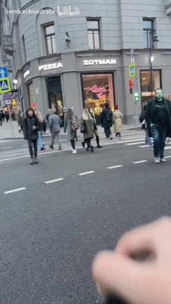 俄罗斯逃课女孩走红,俄罗斯女生被偷拍爆红网络