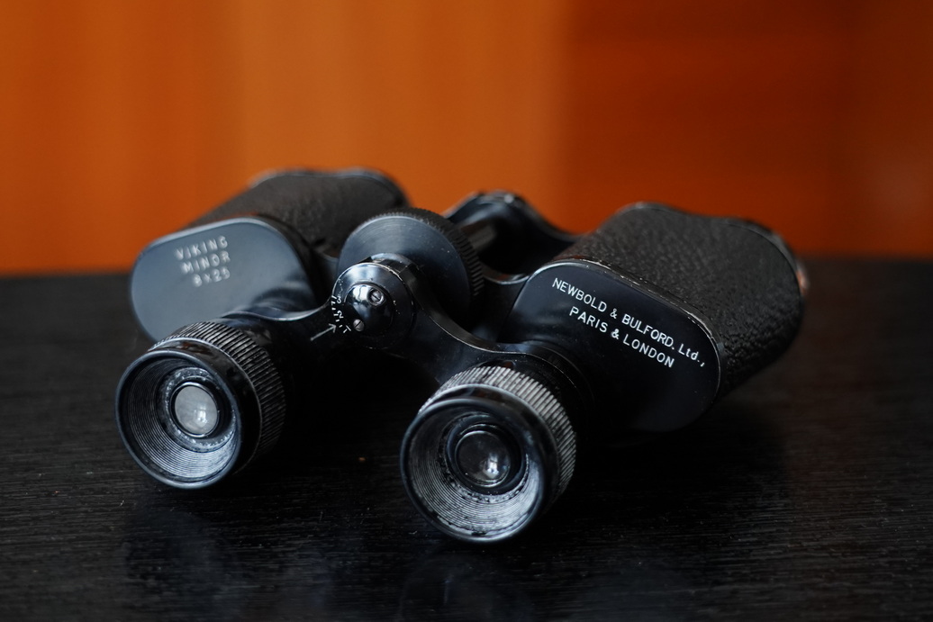 战争时期的老式军用望远镜,战争年代的18倍望远镜