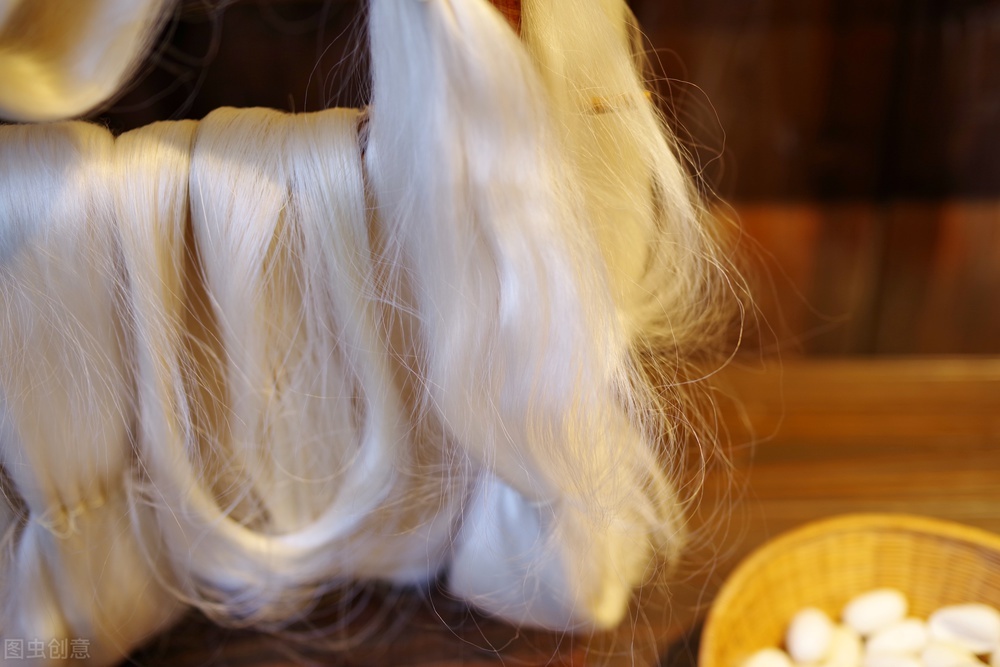 如何鉴别蚕丝被面料,蚕丝被怎么辨别蚕丝的真假