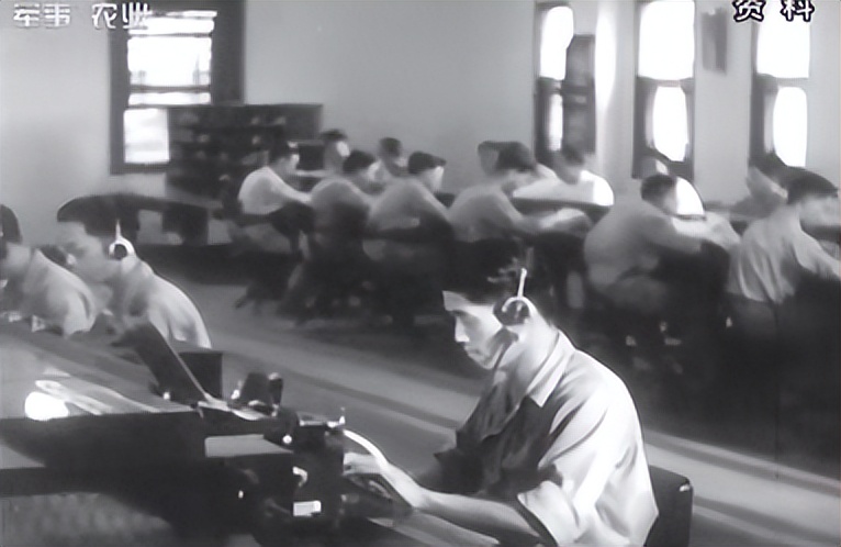 潜伏14年不被抓，原来保她的人不只是蒋介石，还有宋美龄