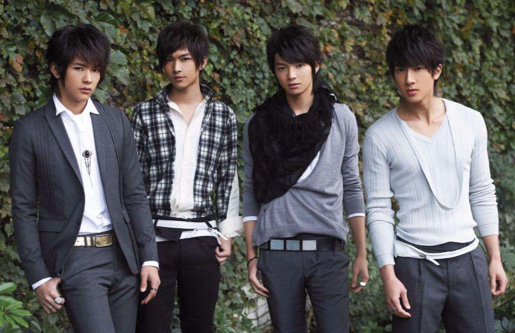 人比人气死人！这8位明星不但名气大，还个个“身怀绝技”