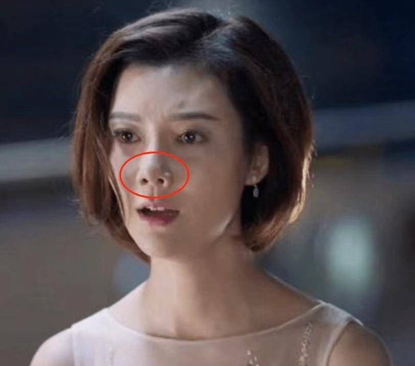 哪几个女明星的鼻子不好看,鼻子不好看的十大女星