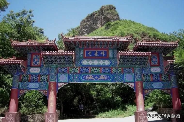 桂林象鼻山中的象鼻岩在哪,桂林象鼻山还有什么山