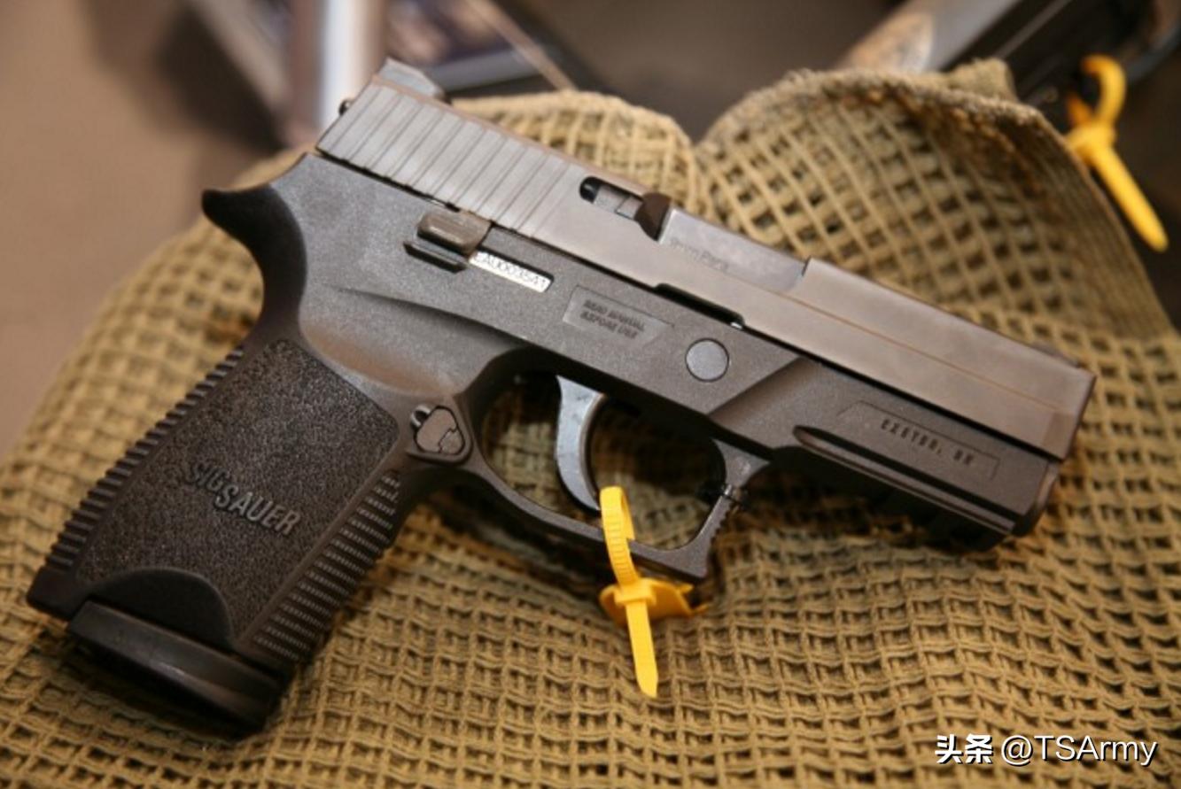 不同时期的香港警察的制服,香港警察都有枪吗