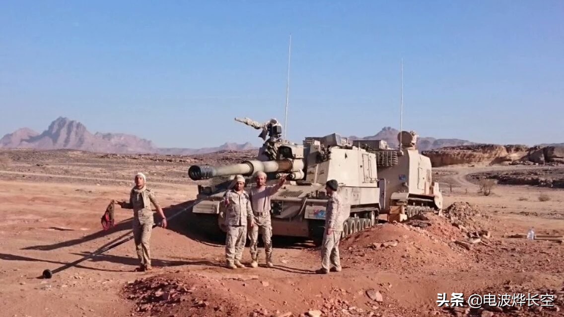 外贸155毫米自行火炮,新型外贸155火炮射击视频