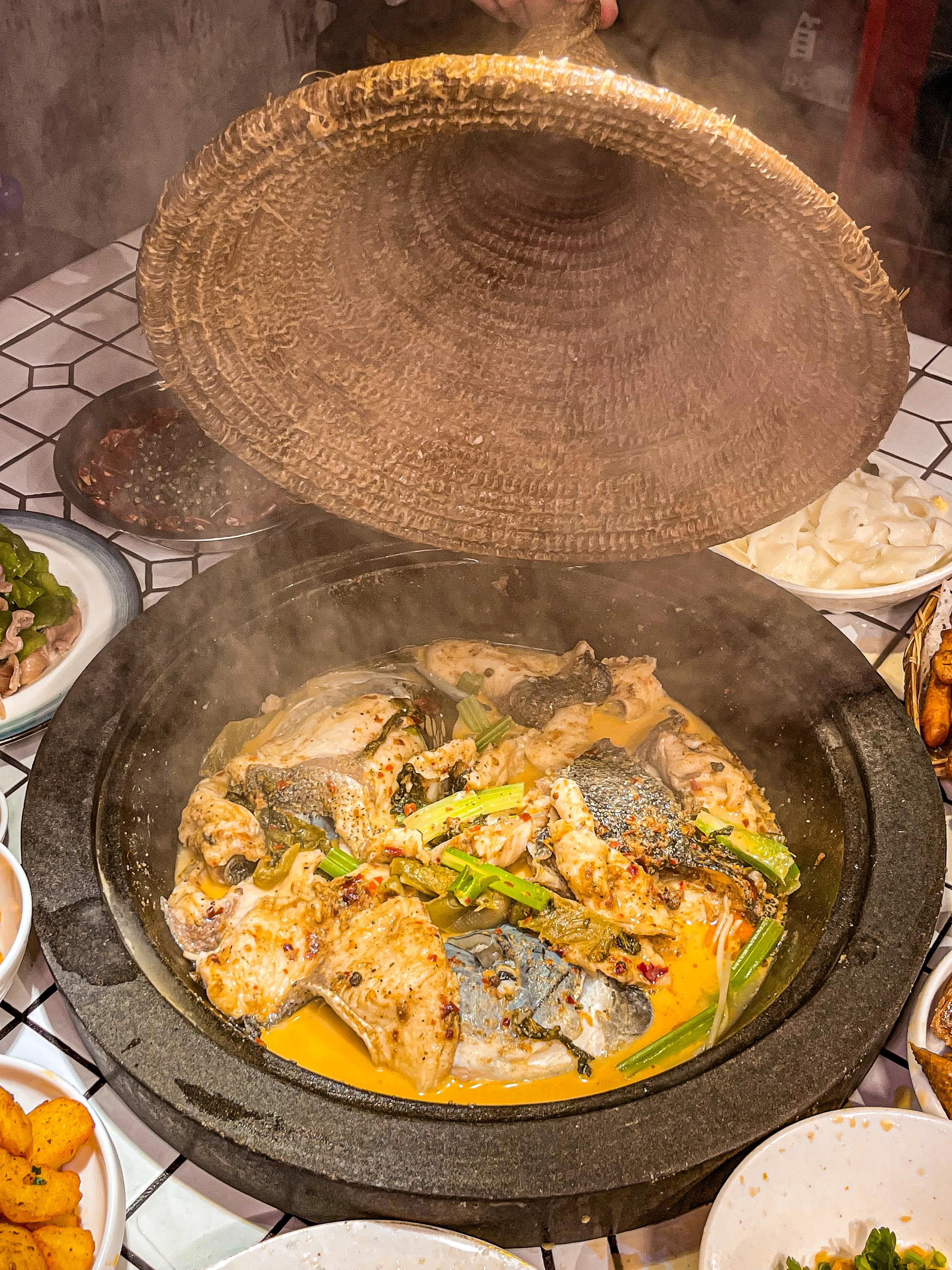 正宗重庆老石锅鱼美蛙鱼推荐,学习正宗重庆蒸汽石锅鱼