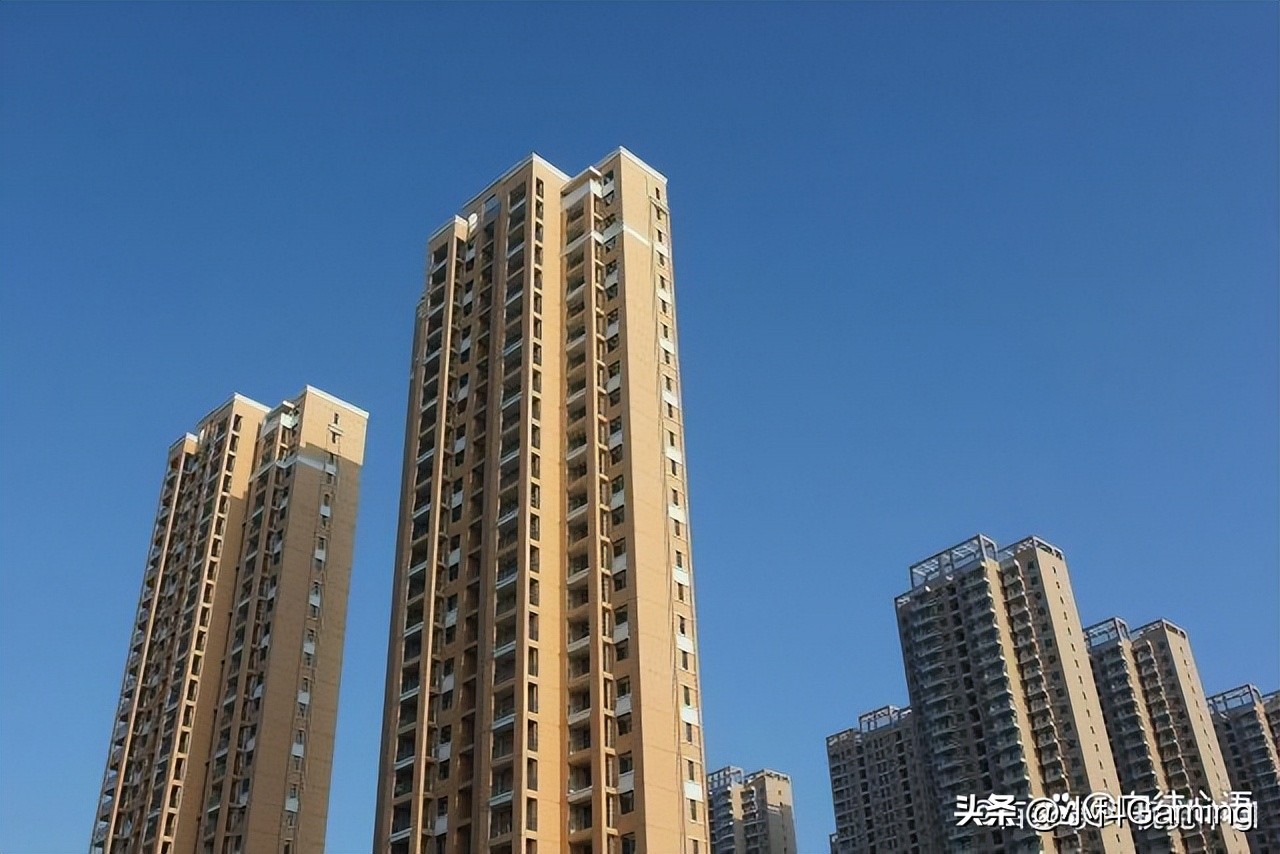 男子花2500元买套房 (小伙花9万买了一套82平的房子)