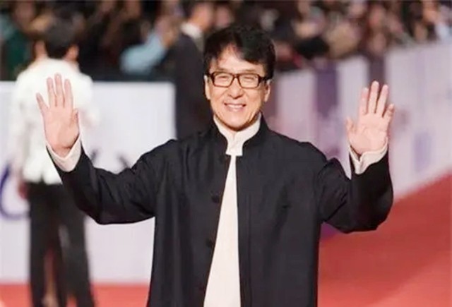 成龙谈林凤娇和房祖名,成龙谈林凤娇房祖名