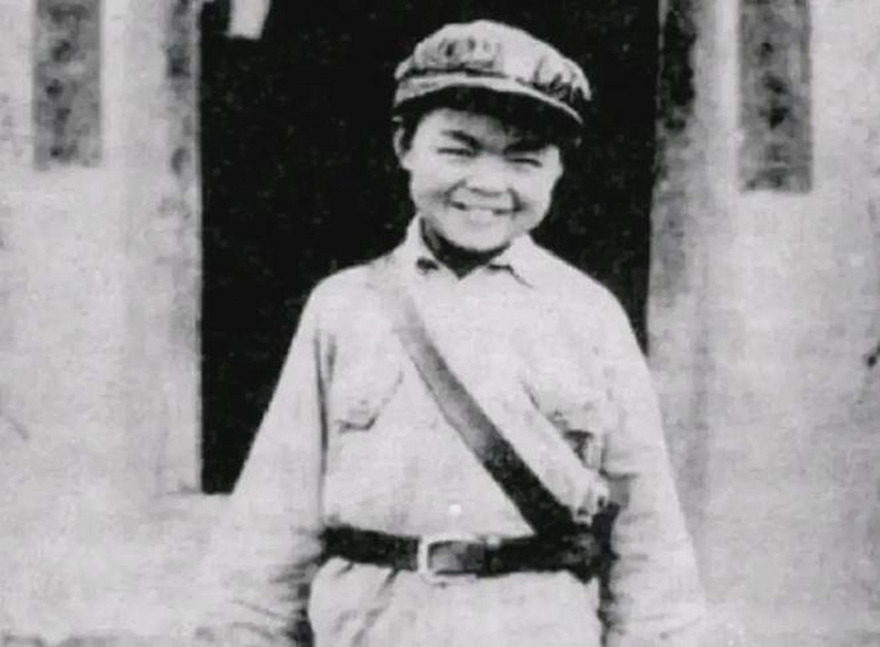 10岁孩童自称参加过长征，毛主席问谁能作证，他回答：我大舅贺龙