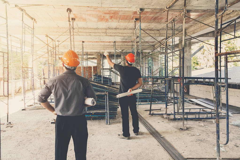 包工头日薪比工人多多少,包工头和工人谁挣的钱多