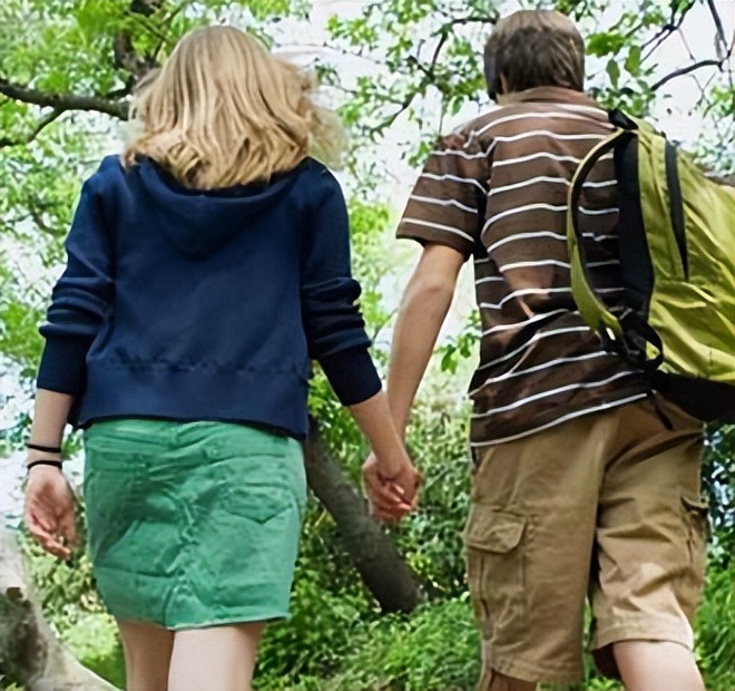 “*人用成品**”销量疯涨,女性一跃成购买主力,背后原因极度真实