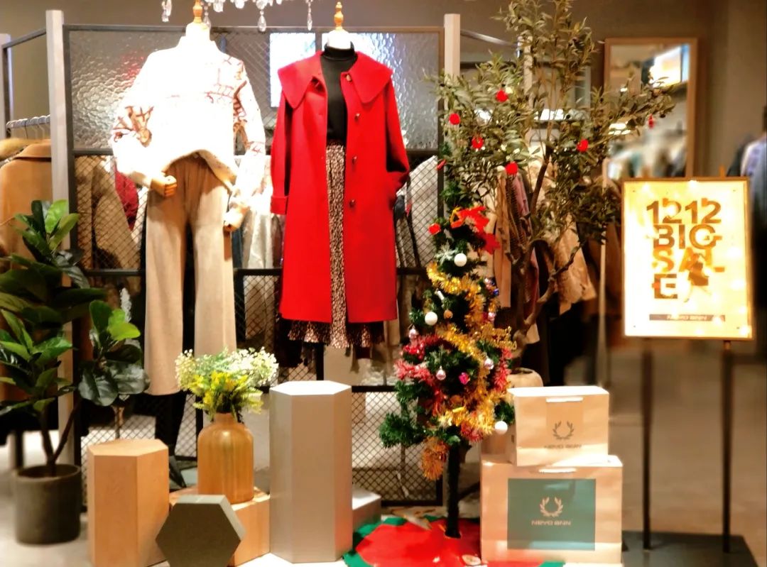 商场衣服为什么这么贵,商场买衣服贵吗