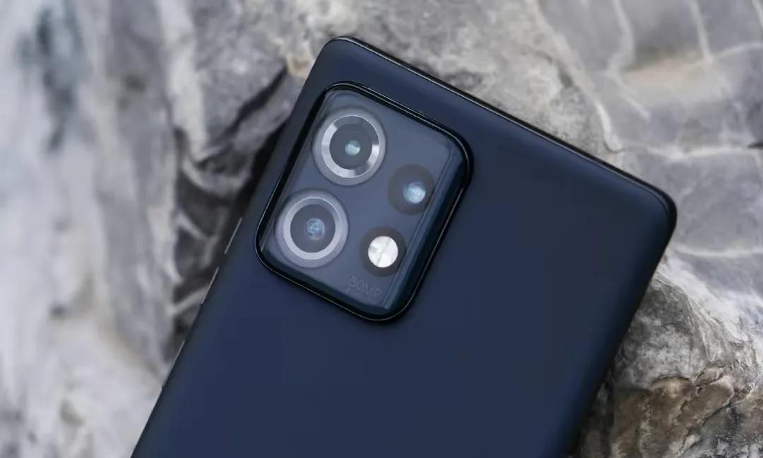 想要手机用上五年不换，建议一步到位，选择顶级处理器准没错