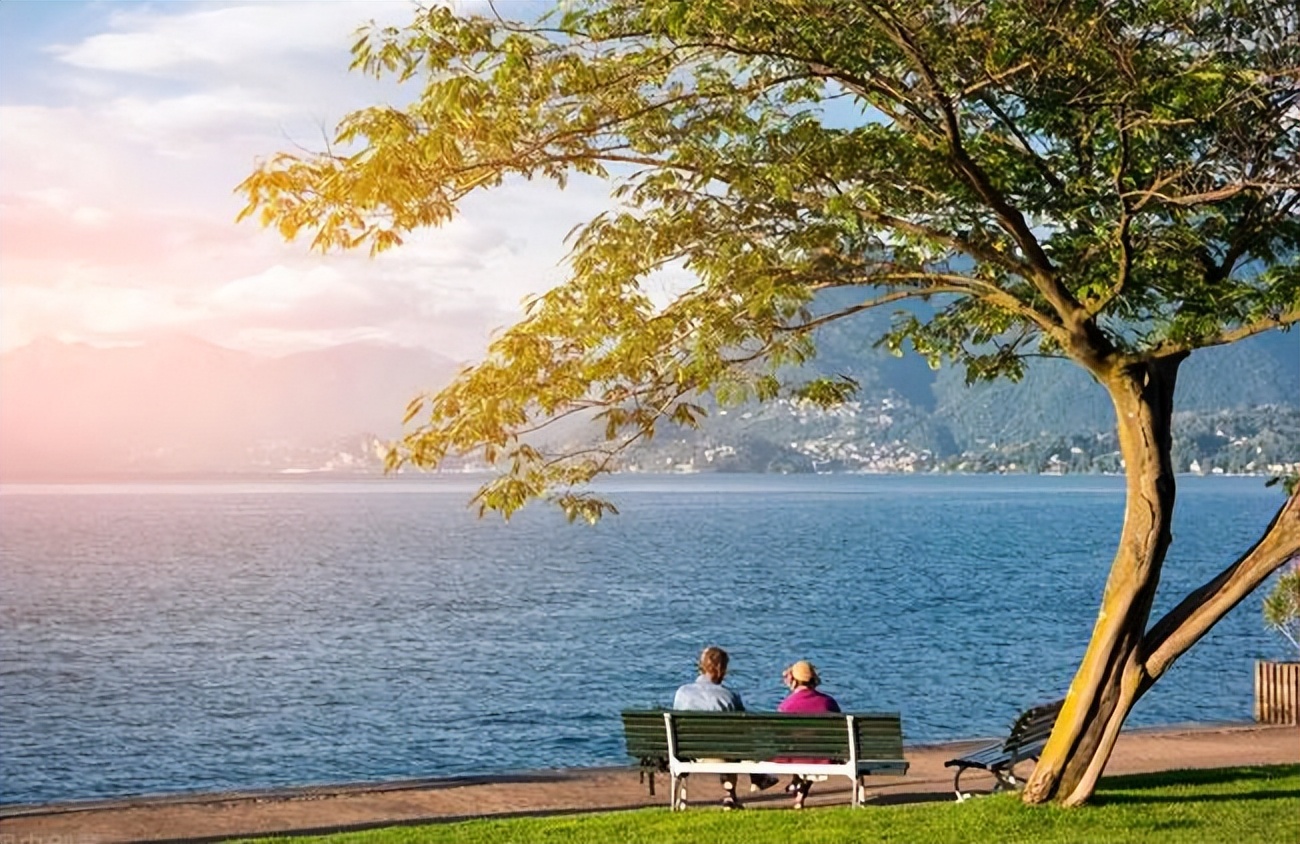 幸福感前十的国家,幸福感最高的30个国