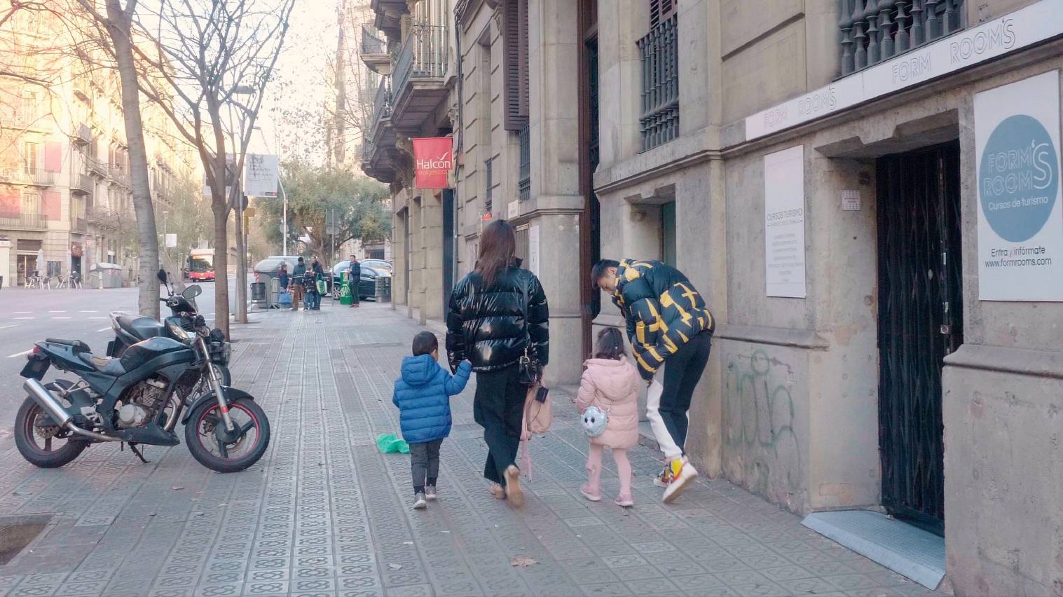 武磊靠踢球进入资产阶级,武磊回归上海海港首秀错失单刀