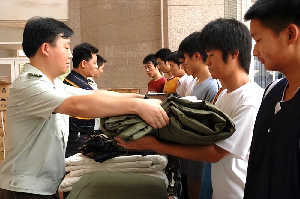 警校军校的区别,警校和军校有什么区别