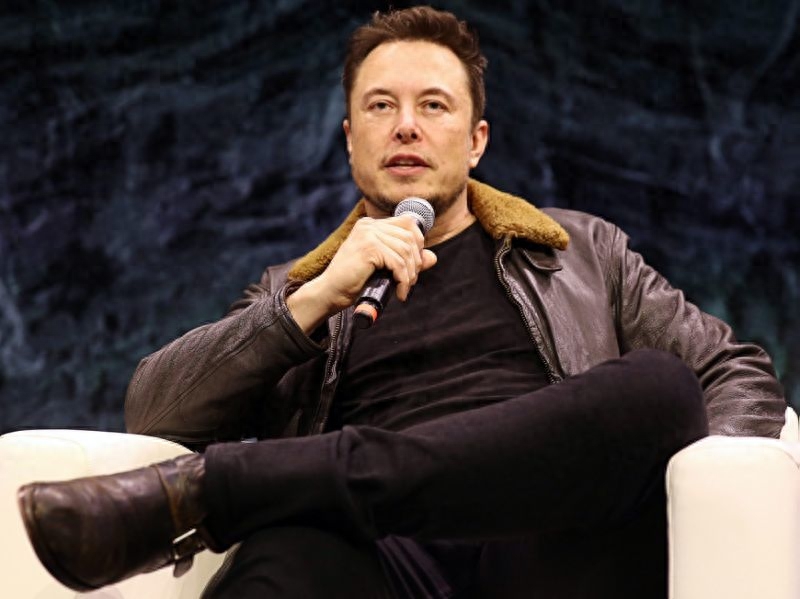 美上将提问马斯克,美上将与马斯克对话