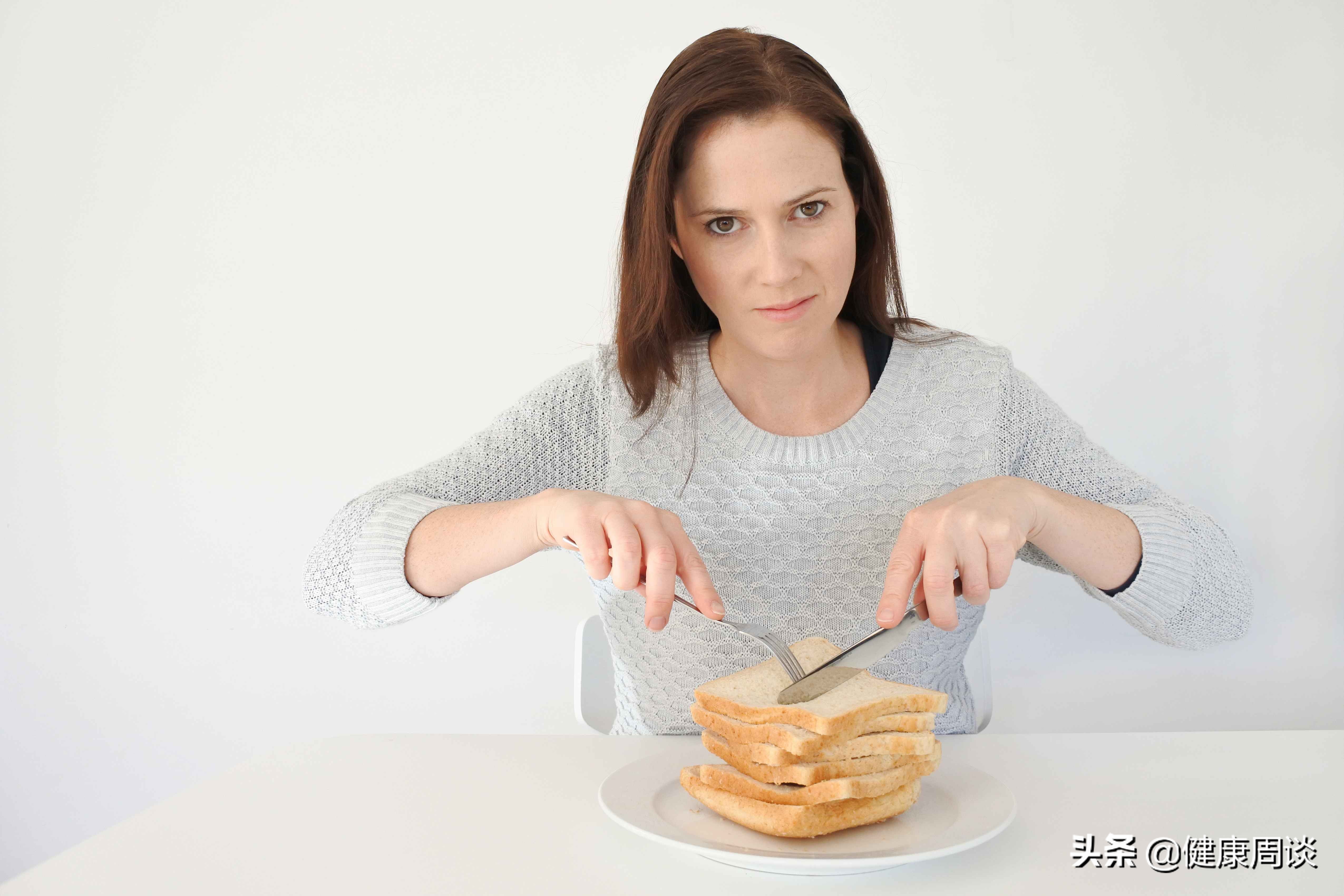减肥期间晚上睡觉前太饿了怎么办,减肥期间晚上饿了怎么办怎么补救