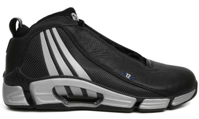 德怀特霍华德魔术,魔术霍华德穿过的球鞋