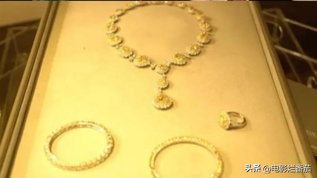 赌王三太四太的翡翠,赌王给三太最贵的珠宝