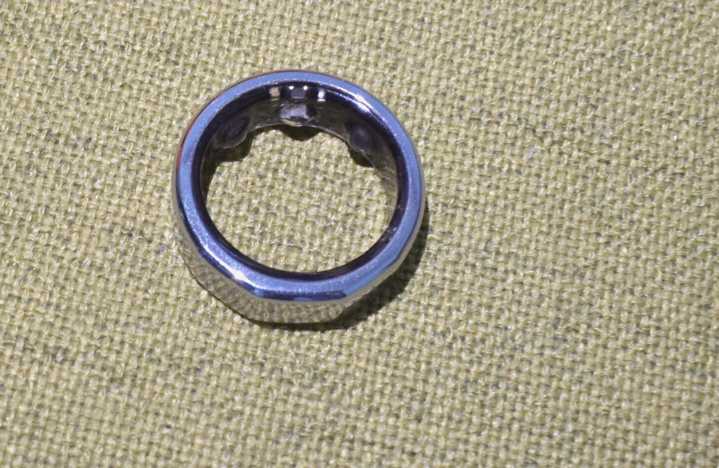 有了QuzzZ智能指环，送老婆礼物多了一份贴心选择