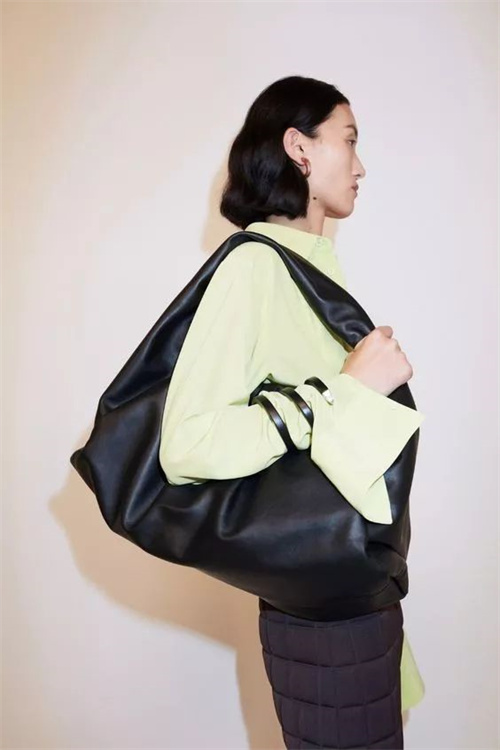 流行的大包包是什么样的,夏季实用大包包有哪些款式